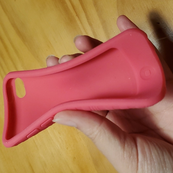 iPod Touch Pink Soft Case - Picture 4 of 10